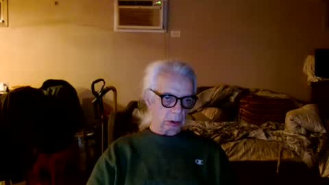 Snapshot of tom112292014 chatting on 11-14-25, 04:22 tom112292014 online show from 11-14-25, 04:22