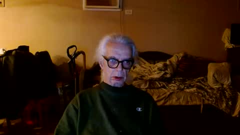 Snapshot of tom112292014 chatting on 11-15-25, 02:53 tom112292014 online show from 11-15-25, 02:53