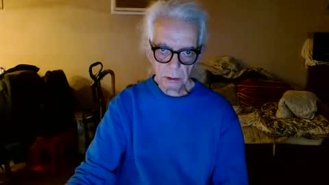 Snapshot of tom112292014 chatting on 11-17-25, 12:22 tom112292014 online show from 11-17-25, 12:22