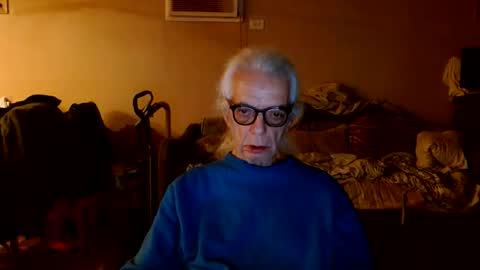 Snapshot of tom112292014 chatting on 11-19-25, 02:33 tom112292014 online show from 11-19-25, 02:33