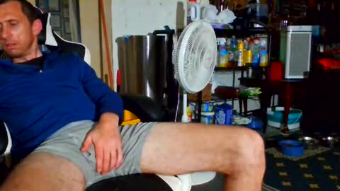 Snapshot of tom6801 chatting on 06-16-26, 10:29 Tom online show from 06-16-26, 10:29