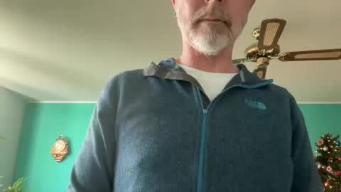 Snapshot of tom__uncut chatting on 12-15-24, 11:12 Tom online show from 12-15-24, 11:12