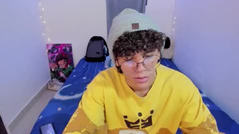 Tom Blue online show from 03-06-26, 01:02