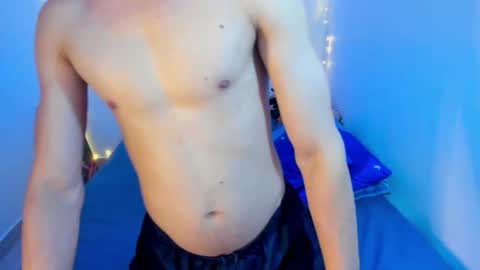 Tom Blue online show from 03-22-26, 12:03