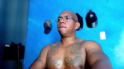 Snapshot of tom_miller chatting on 11-08-25, 04:01 Tom Miller online show from 11-08-25, 04:01