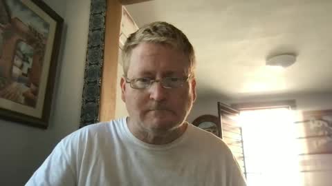Snapshot of tomascausa chatting on 12-16-24, 06:38 Hola online show from 12-16-24, 06:38