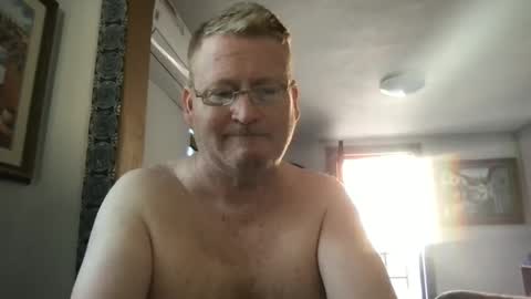 Snapshot of tomascausa chatting on 12-23-24, 04:39 Hola online show from 12-23-24, 04:39