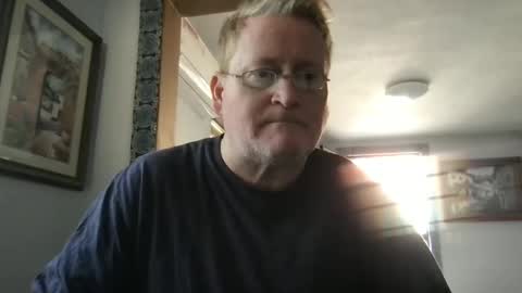Snapshot of tomascausa chatting on 01-21-25, 06:02 Hola online show from 01-21-25, 06:02