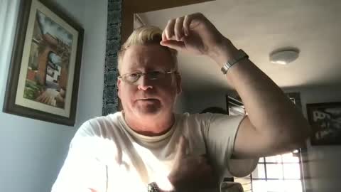 Snapshot of tomascausa chatting on 01-21-25, 09:04 Hola online show from 01-21-25, 09:04