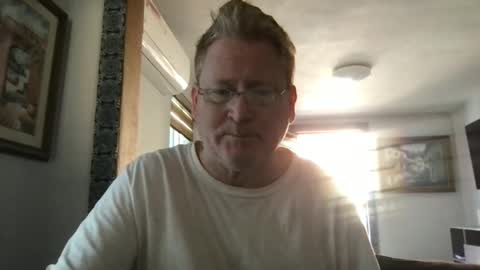 Snapshot of tomascausa chatting on 01-24-25, 05:32 Hola online show from 01-24-25, 05:32