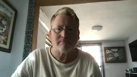 Snapshot of tomascausa chatting on 01-28-25, 09:19 Hola online show from 01-28-25, 09:19