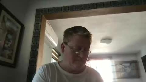 Snapshot of tomascausa chatting on 01-29-25, 06:39 Hola online show from 01-29-25, 06:39