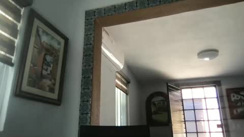 Snapshot of tomascausa chatting on 02-13-25, 10:11 Hola online show from 02-13-25, 10:11
