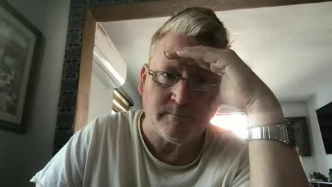 Snapshot of tomascausa chatting on 02-14-25, 06:40 Hola online show from 02-14-25, 06:40