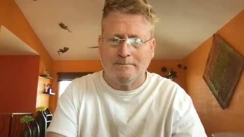 Snapshot of tomascausa chatting on 03-05-25, 09:04 Hola online show from 03-05-25, 09:04