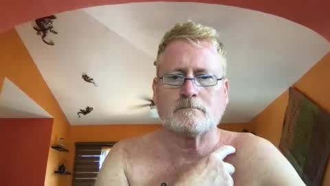 Snapshot of tomascausa chatting on 09-24-25, 06:22 Hola online show from 09-24-25, 06:22