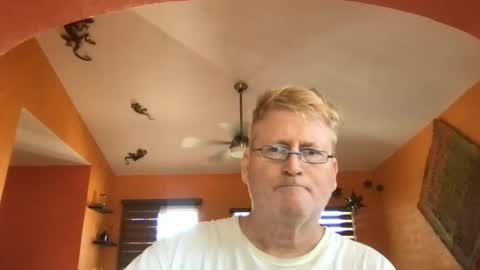 Snapshot of tomascausa chatting on 10-29-25, 09:05 Hola online show from 10-29-25, 09:05