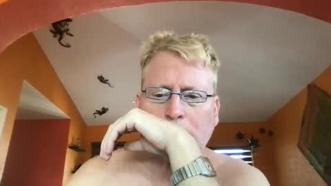 Snapshot of tomascausa chatting on 11-03-25, 09:48 Hola online show from 11-03-25, 09:48