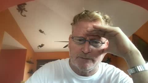 Snapshot of tomascausa chatting on 12-03-25, 07:12 Hola online show from 12-03-25, 07:12