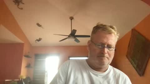 Snapshot of tomascausa chatting on 12-04-25, 07:22 Hola online show from 12-04-25, 07:22