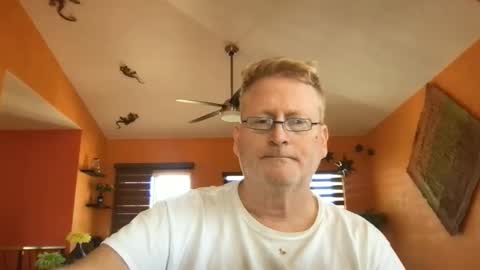 Snapshot of tomascausa chatting on 02-20-26, 09:37 Hola online show from 02-20-26, 09:37