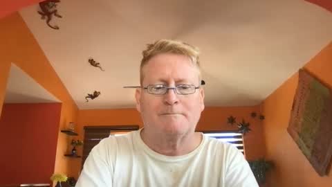 Snapshot of tomascausa chatting on 02-25-26, 04:49 Hola online show from 02-25-26, 04:49