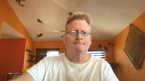 Snapshot of tomascausa chatting on 02-26-26, 08:08 Hola online show from 02-26-26, 08:08