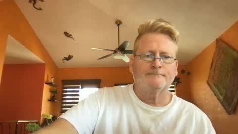 Snapshot of tomascausa chatting on 03-18-26, 09:29 Hola online show from 03-18-26, 09:29