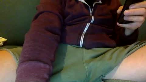 Snapshot of tombi125 chatting on 02-02-25, 05:15 tombi125 online show from 02-02-25, 05:15