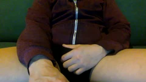 Snapshot of tombi125 chatting on 02-11-25, 05:50 tombi125 online show from 02-11-25, 05:50