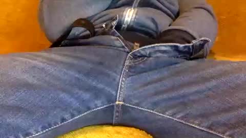 Snapshot of tombi125 chatting on 10-09-25, 04:38 tombi125 online show from 10-09-25, 04:38