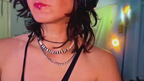 Snapshot of tomboy_titties chatting on 06-17-26, 03:20 tomboy_titties online show from 06-17-26, 03:20