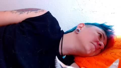 Blue online show from 01-31-25, 04:06