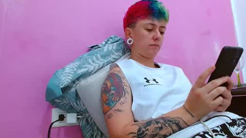 Blue online show from 09-17-25, 05:25