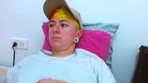 Blue online show from 12-18-25, 08:37