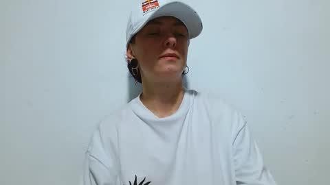 Snapshot of tomboyblue chatting on 05-03-26, 01:00 Blue online show from 05-03-26, 01:00