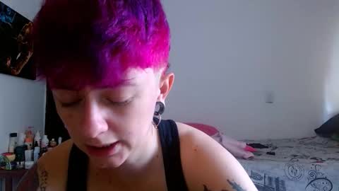 Snapshot of tomboyblue chatting on 05-14-26, 07:31 Blue online show from 05-14-26, 07:31