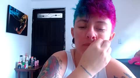 Snapshot of tomboyblue chatting on 05-22-26, 05:51 Blue online show from 05-22-26, 05:51