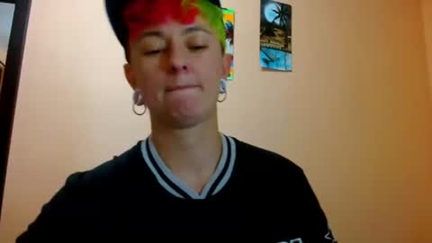 Snapshot of tomboyblue chatting on 07-12-26, 09:28 Blue online show from 07-12-26, 09:28