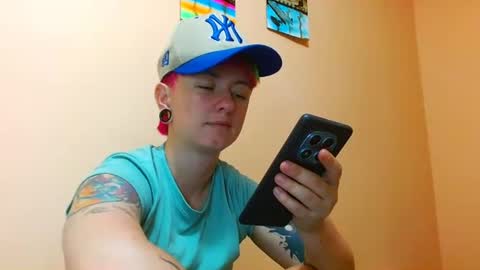 Snapshot of tomboyblue chatting on 07-23-26, 04:21 Blue online show from 07-23-26, 04:21