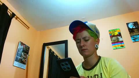 Snapshot of tomboyblue chatting on 07-24-26, 08:01 Blue online show from 07-24-26, 08:01