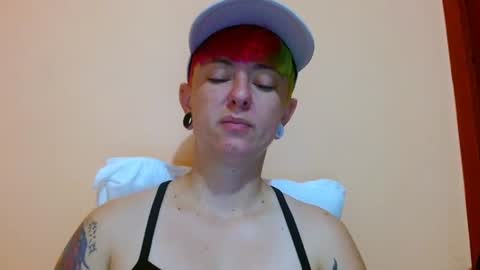 Snapshot of tomboyblue chatting on 07-27-26, 03:41 Blue online show from 07-27-26, 03:41