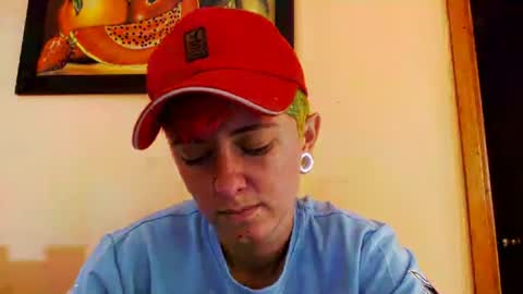 Snapshot of tomboyblue chatting on 07-28-26, 09:25 Blue online show from 07-28-26, 09:25