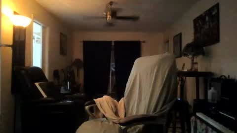 Snapshot of tomcatsawyer chatting on 08-05-26, 02:25 sirmuggsalot online show from 08-05-26, 02:25