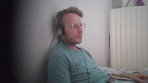 tomekwrona23 online show from 05-03-26, 01:28