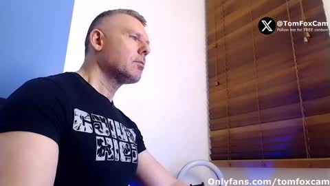 Snapshot of tomfoxcam chatting on 01-29-25, 05:51 Tom Fox online show from 01-29-25, 05:51