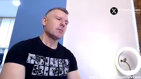 Snapshot of tomfoxcam chatting on 03-10-25, 06:49 Tom Fox online show from 03-10-25, 06:49