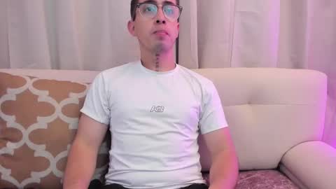 Snapshot of tommas_johnson chatting on 02-17-26, 03:36 Tomas online show from 02-17-26, 03:36