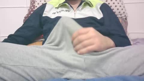 Snapshot of tommaso9046 chatting on 12-29-24, 04:19 tommaso9046 online show from 12-29-24, 04:19