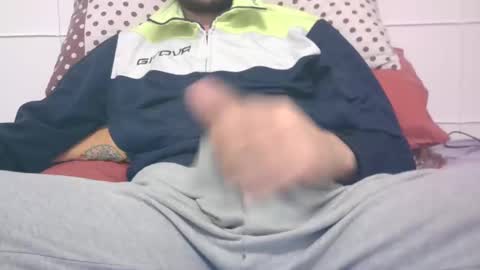 Snapshot of tommaso9046 chatting on 01-06-25, 02:58 tommaso9046 online show from 01-06-25, 02:58